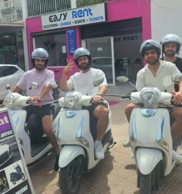 Alquiler de scooter en Ibiza España